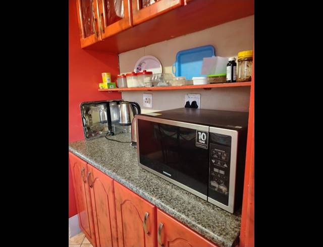 3 BEDROOM FREEHOLD FOR SALE IN SUNSET VIEW